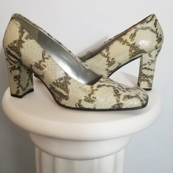 Proxy Olive Square Toe Reptile Leather Pumps Size 7 - Picture 2 of 6